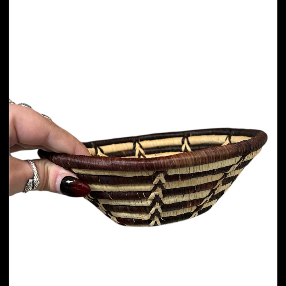 Handwoven Tribal Boho African Sisal Basket Wall Art/Fruit Bowl - Picture 2 of 4